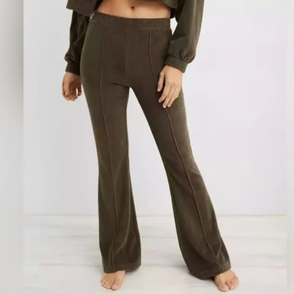 Aerie Olive Groove On Velour Pants